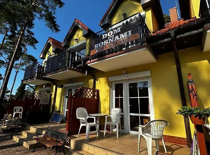 Dom Pod Sosnami 게스트하우스 3*